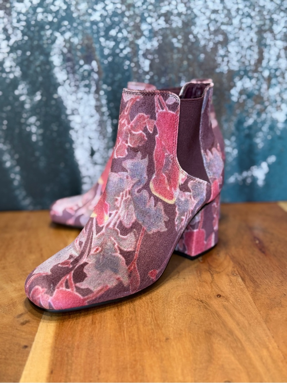 indigo rd. Bohemian Velvet Floral Chelsea Ankle Boots Size 7 VGUC